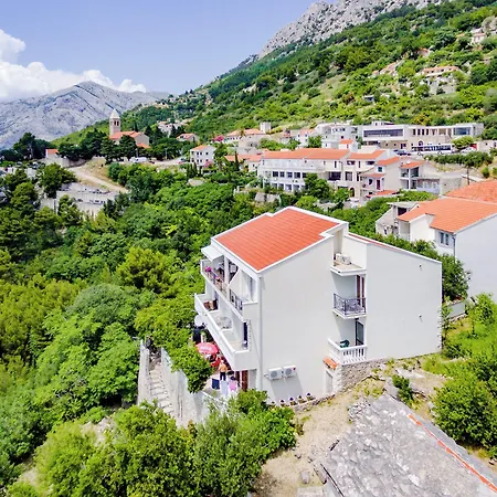 Kosa ゲストハウス 3*